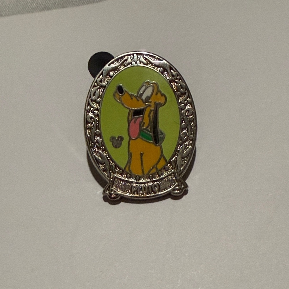 2011 Hidden Mickey Pluto Character Pin 4 of 5